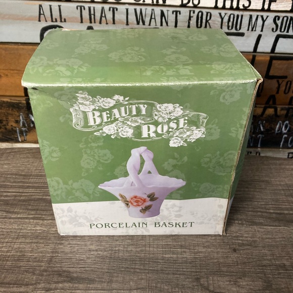 NIB Porcelain Basket Rose Print - Picture 4 of 14